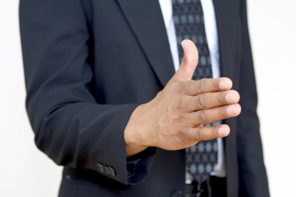 Analyser la concurrence pour ajuster sa stratégie commerciale